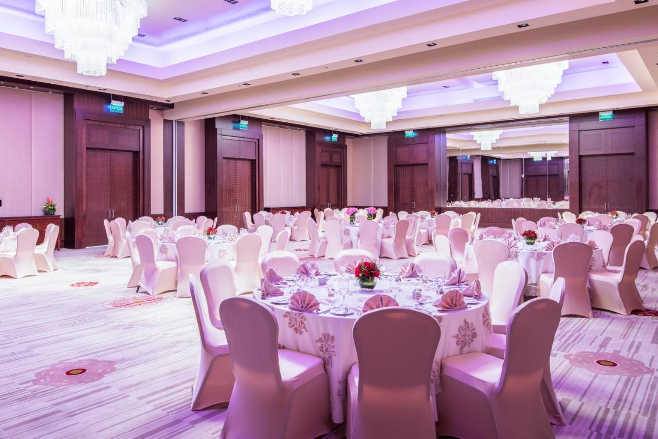 Crowne Plaza By Ihg 5*