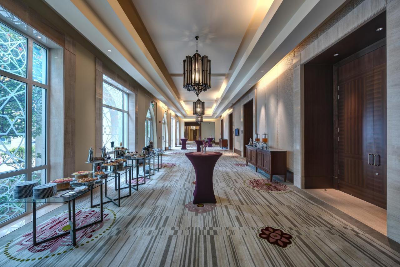 Crowne Plaza By Ihg 5*