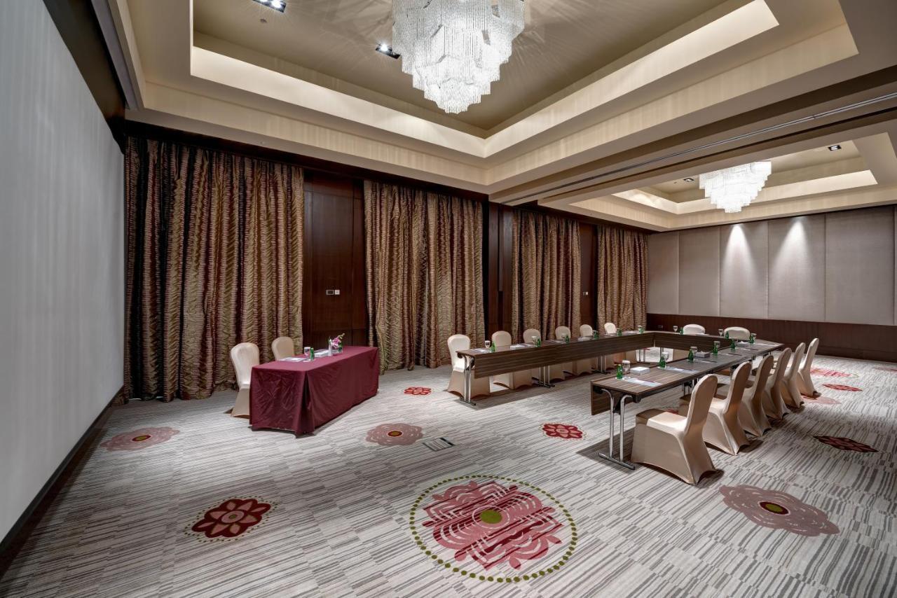 Crowne Plaza By Ihg